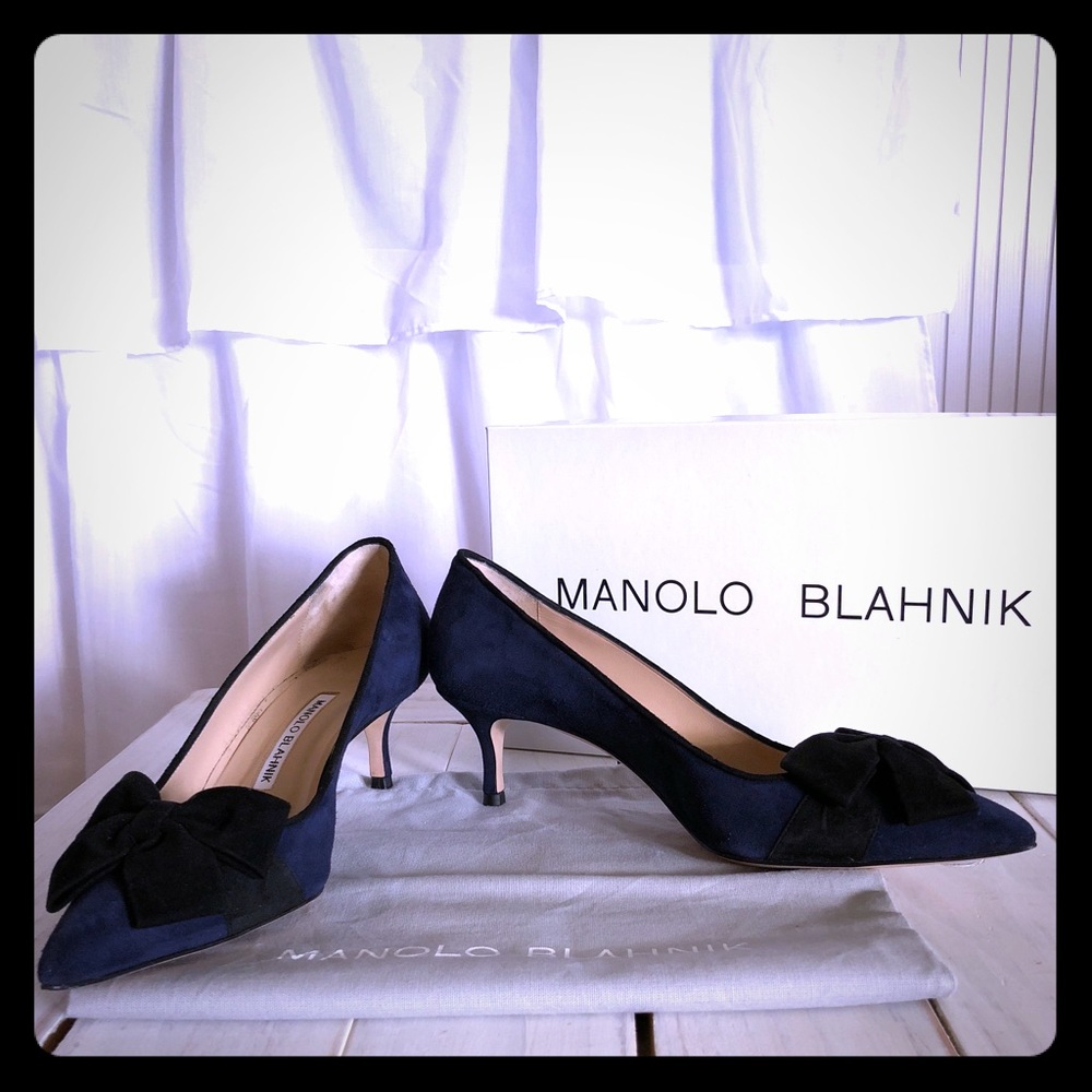 Manolo Blahnik Velvet Bow Pumps